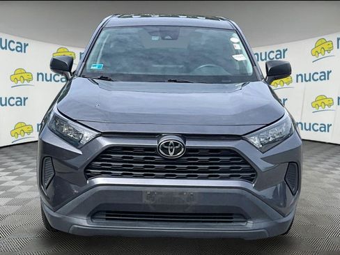 Used 2022 Toyota RAV4 LE AWD/4WD image 2
