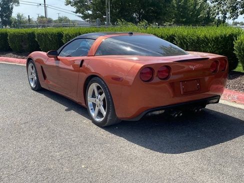 Used 2005 Chevrolet Corvette Coupe w/ Preferred Equipment Group RWD image 6