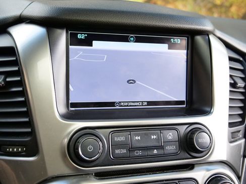 Used 2018 Chevrolet Tahoe LT image 12