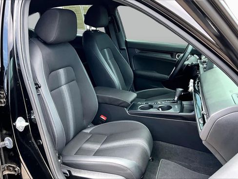 Used 2025 Honda Civic Sport image 9