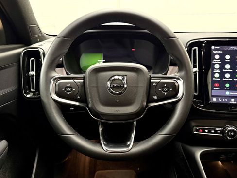 Used 2023 Volvo C40 P8 Recharge Plus w/ Protection Package Premier AWD/4WD image 18