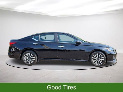 Used 2023 Nissan Altima 2.5 SV FWD image 8