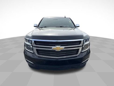 Used 2019 Chevrolet Suburban Premier RWD image 2