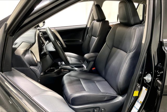 Used 2018 Toyota RAV4 Limited AWD/4WD image 25