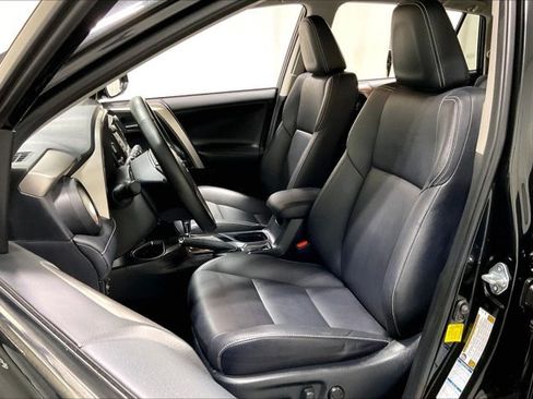 Used 2018 Toyota RAV4 Limited AWD/4WD image 25