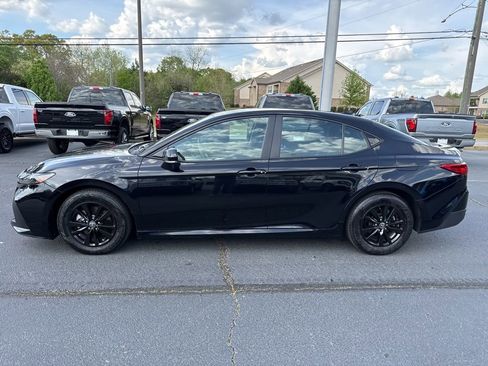 Used 2025 Toyota Camry LE image 27