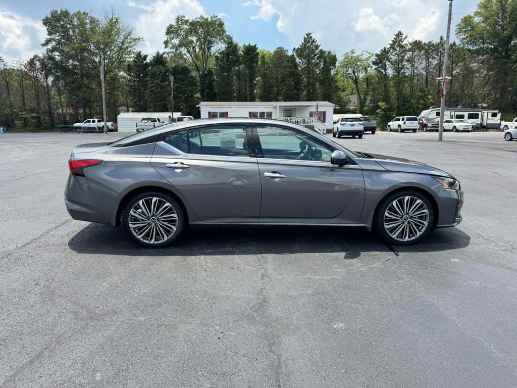 Used 2024 Nissan Altima 2.5 SL FWD image 5