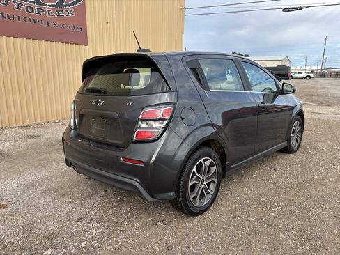 Used 2018 Chevrolet Sonic LT w/ Convenience Package image 7