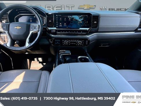 Used 2023 Chevrolet Silverado 1500 LTZ AWD/4WD image 14