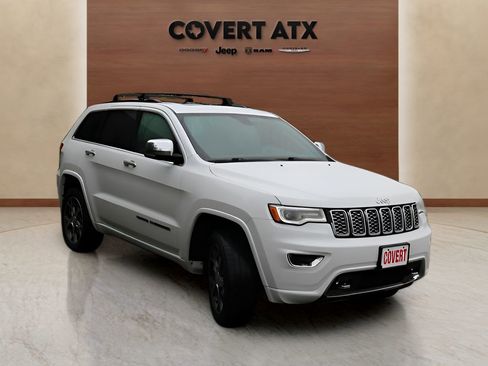 Used 2019 Jeep Grand Cherokee Overland AWD/4WD image 7