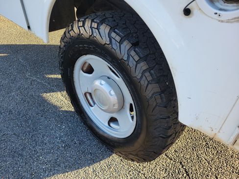 Used 2005 Ford F350 XL AWD/4WD image 8
