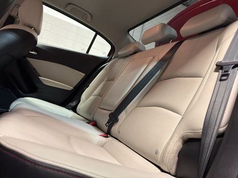 Used 2018 MAZDA MAZDA3 Grand Touring w/ Premium Equipment Package image 28