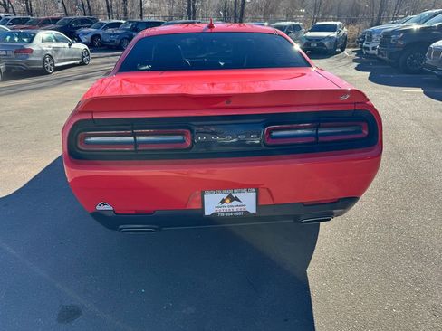 Used 2018 Dodge Challenger GT w/ Driver Convenience Group image 6