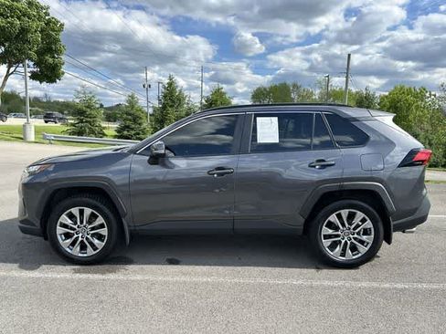Used 2022 Toyota RAV4 XLE Premium AWD/4WD image 2