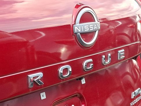 Used 2023 Nissan Rogue S AWD/4WD image 5