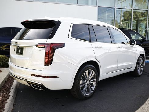 Used 2024 Cadillac XT6 Premium Luxury w/ Technology Package image 7