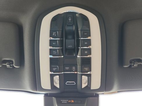 New 2026 Porsche Macan image 38