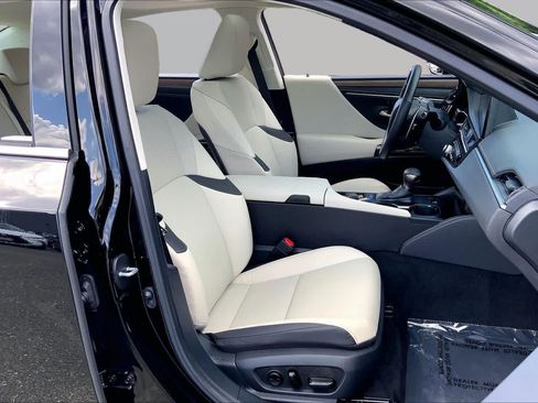 Certified 2024 Lexus ES 350 w/ Premium Package FWD image 9