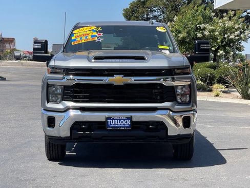 Used 2024 Chevrolet Silverado 2500 LT AWD/4WD image 2