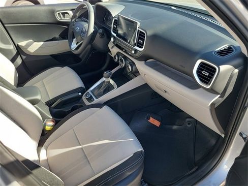 New 2026 Hyundai Venue SEL image 19