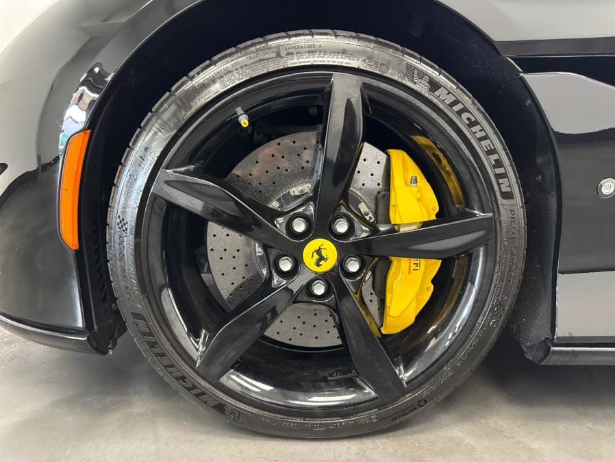 Used 2019 Ferrari Portofino RWD image 98