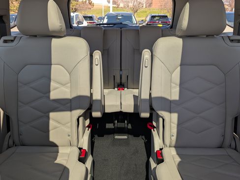 New 2026 Volkswagen Atlas SE image 8