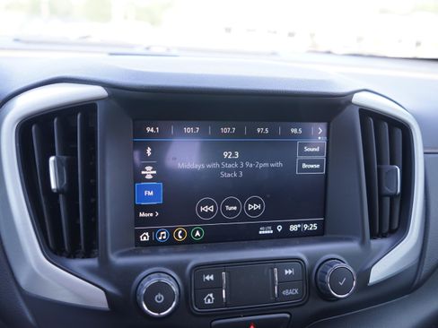 Used 2021 GMC Terrain SLE w/ Driver Convenience Package FWD image 14