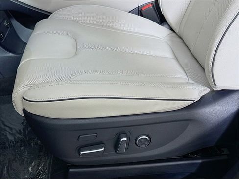 Used 2025 Hyundai Palisade Limited image 16