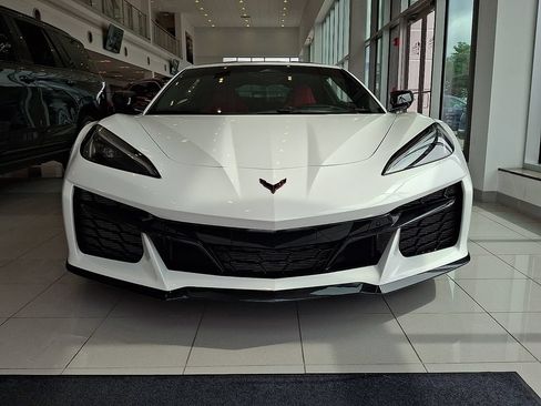 Used 2026 Chevrolet Corvette Z06 w/ Stealth Interior Trim Package RWD image 4