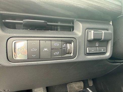 Used 2025 GMC Sierra EV Denali AWD/4WD image 23