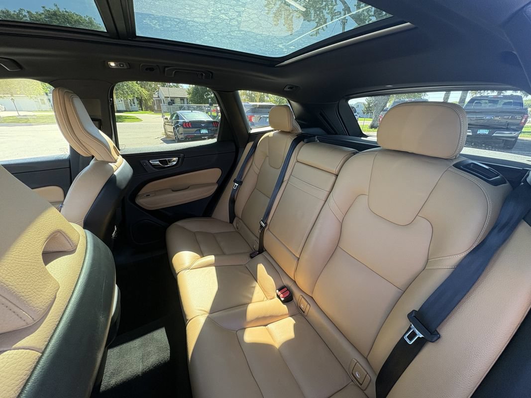 Used 2019 Volvo XC60 T6 Momentum w/ Premium Package AWD/4WD image 25