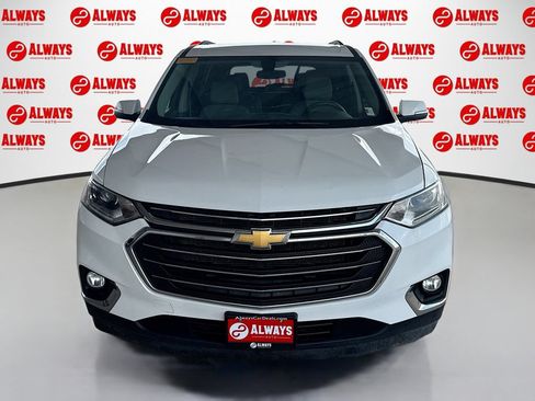 Used 2021 Chevrolet Traverse LT FWD image 2