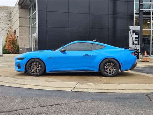 Used 2025 Ford Mustang GT Premium w/ GT Performance Package image 4