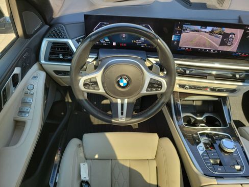 Used 2025 BMW X7 M60i AWD/4WD image 24