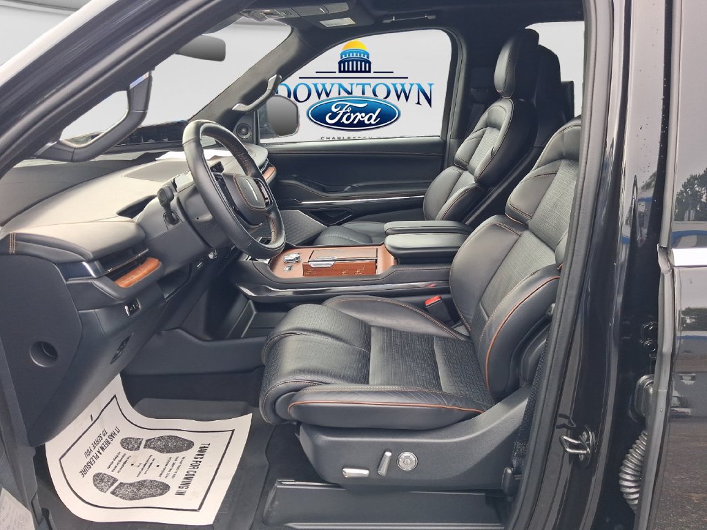 Used 2025 Lincoln Navigator Black Label AWD/4WD image 30