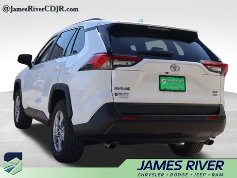 Used 2025 Toyota RAV4 XLE image 3