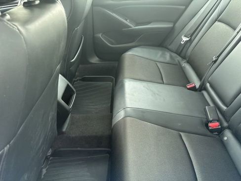 Used 2018 Honda Accord Sport image 9