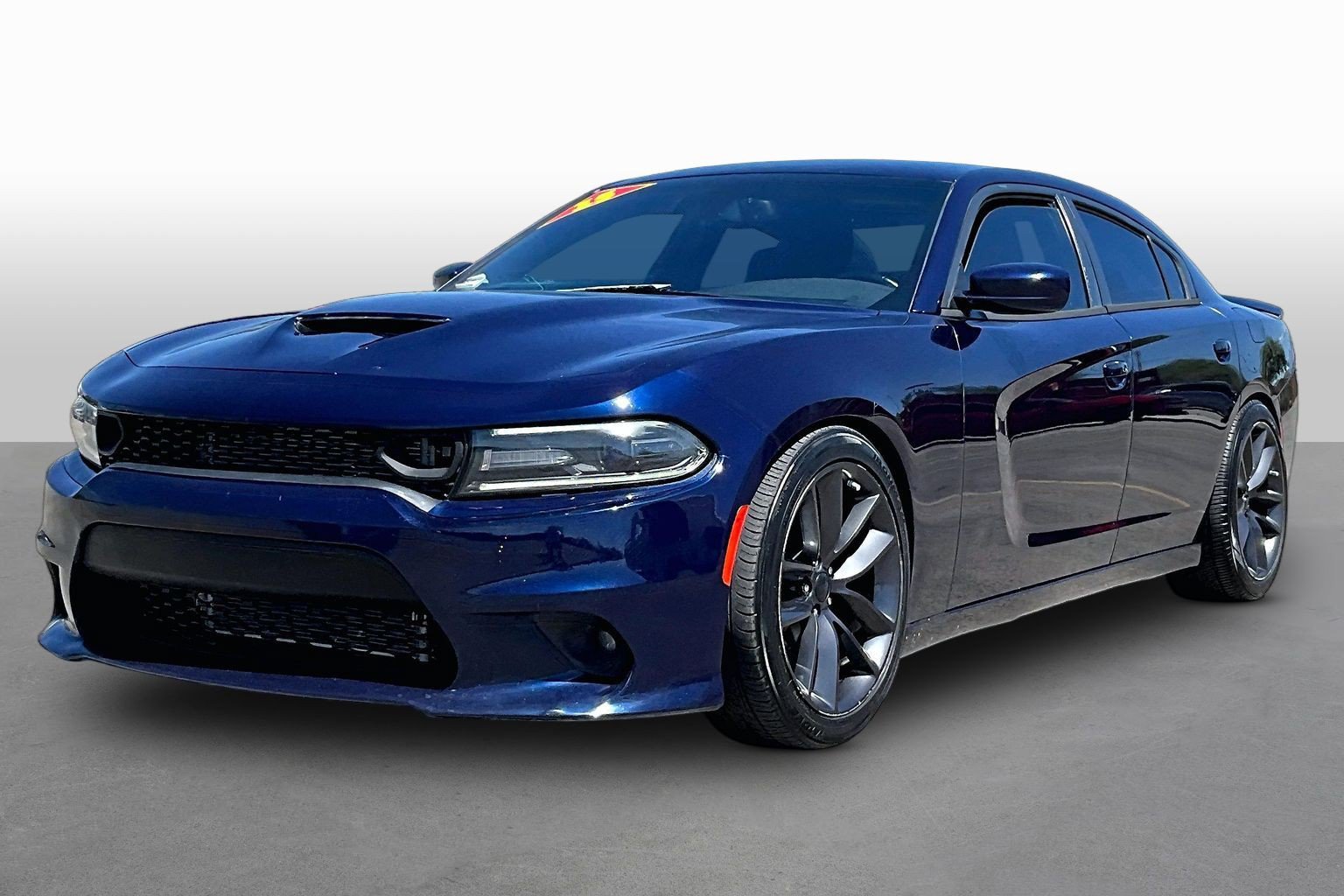 Used 2015 Dodge Charger SXT RWD image 1