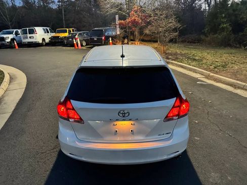 Used 2012 Toyota Venza XLE image 9