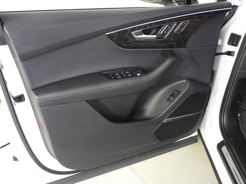 Used 2023 Audi Q7 3.0T Prestige w/ Prestige Package image 11