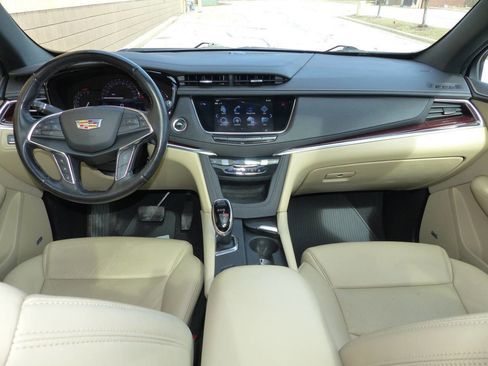 Used 2019 Cadillac XT5 Luxury image 44