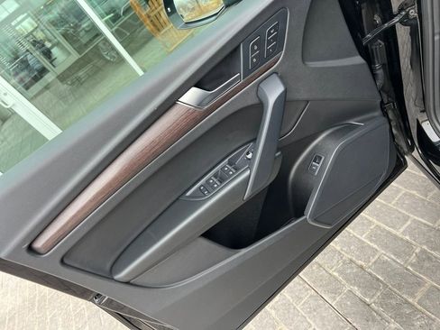 Used 2022 Audi Q5 2.0T Premium w/ Convenience Package image 11