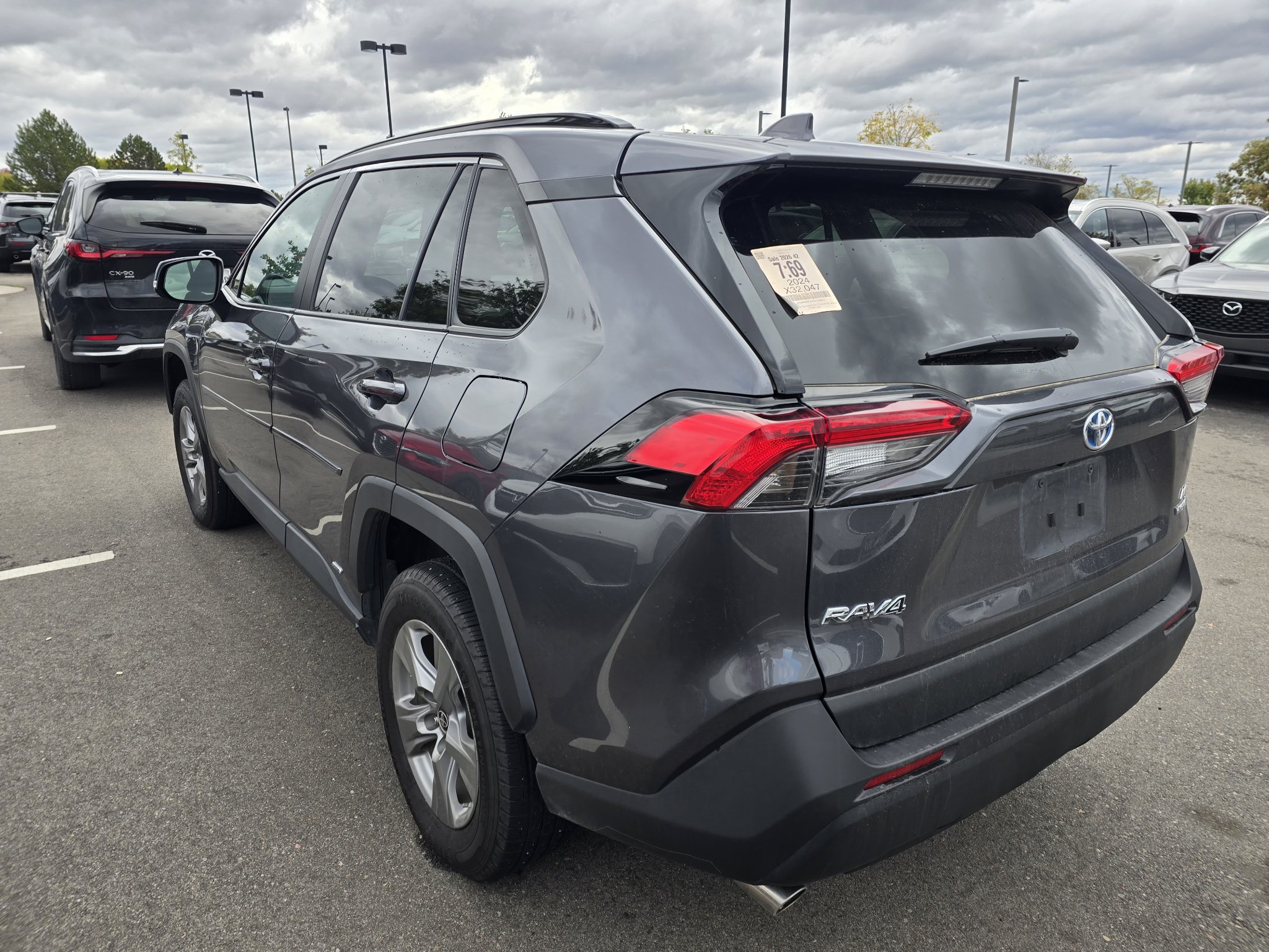Used 2024 Toyota RAV4 LE AWD/4WD image 3