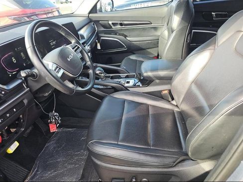 Used 2024 Kia Telluride S w/ S Sunroof Package image 3