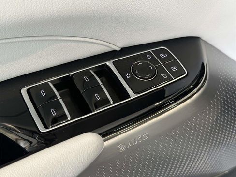 Certified 2024 Cadillac Lyriq Luxury image 15