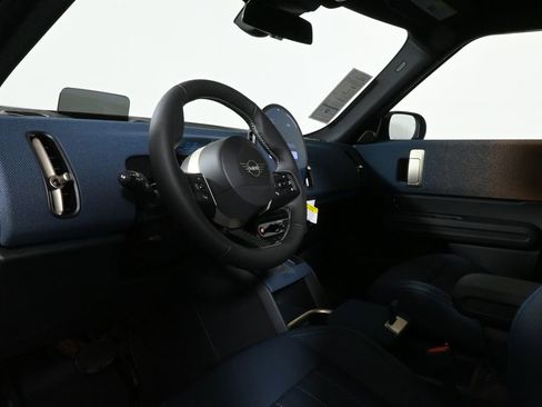 Used 2025 MINI Cooper Countryman SE w/ Comfort Package Max image 15