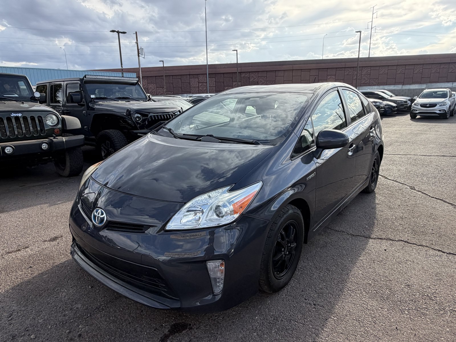 Used 2015 Toyota Prius Two FWD image 1