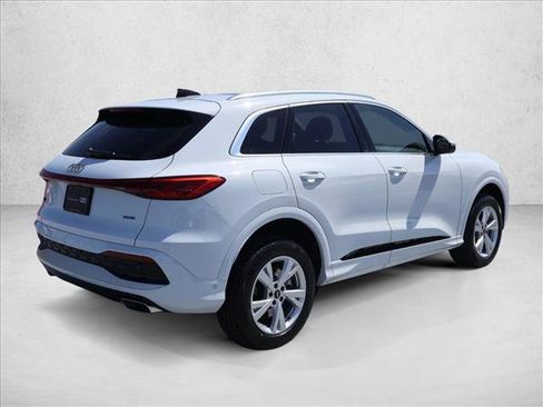 Used 2025 Audi Q5 Premium w/ Convenience Package AWD/4WD image 5