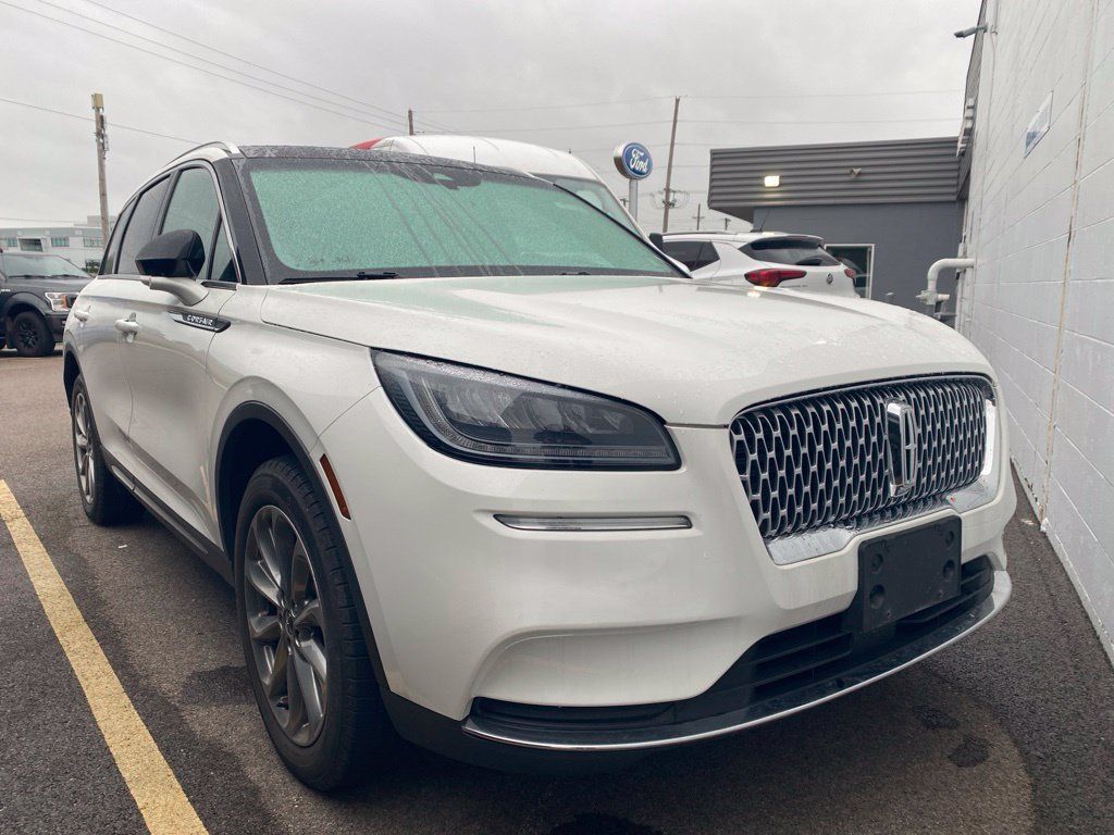 Used 2022 Lincoln Corsair AWD w/ Premium Package image 4
