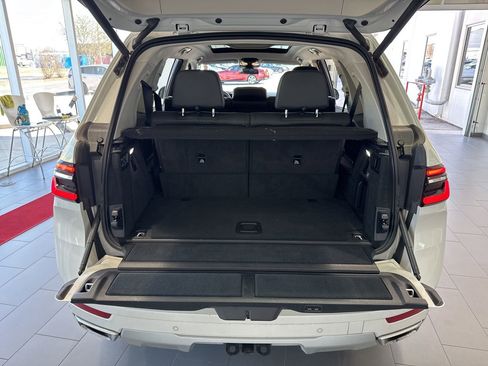 Certified 2023 BMW X7 xDrive40i w/ Premium Package image 11
